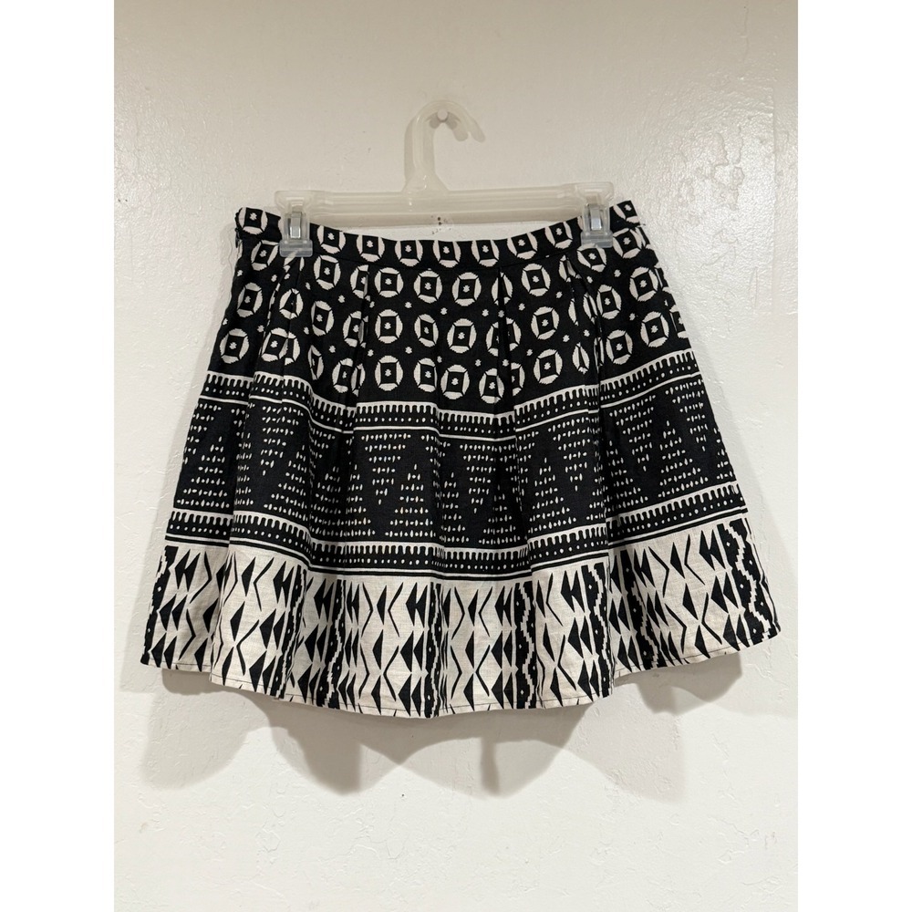 Forever 21 Black Cream Linen Geometric Tribal Print Pleated Mini Skirt Size 28 - Picture 3 of 5
